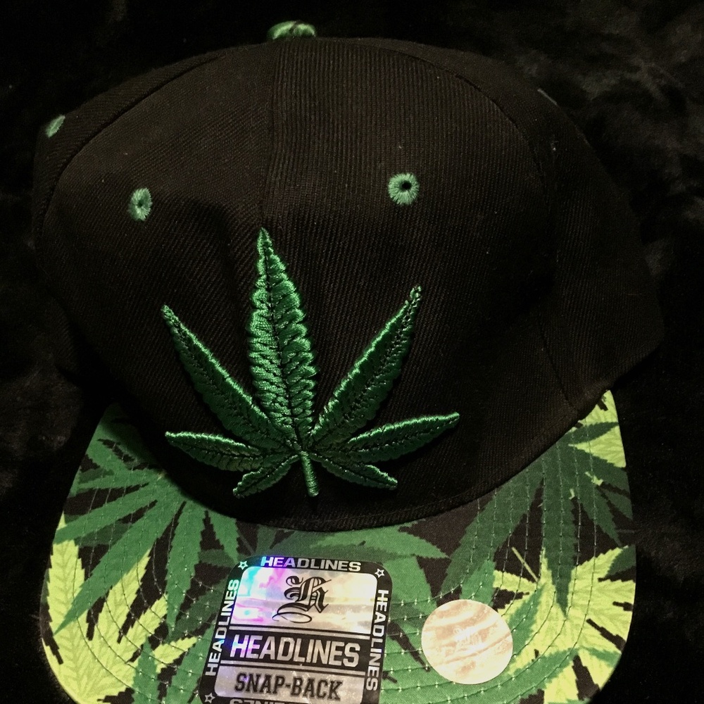 Headlines “Cali Swag” snap back hat